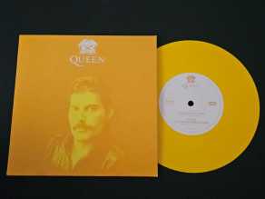 7" Vinyl single Queen Somebody to love (UK) Carnaby pop up, yellow 0584